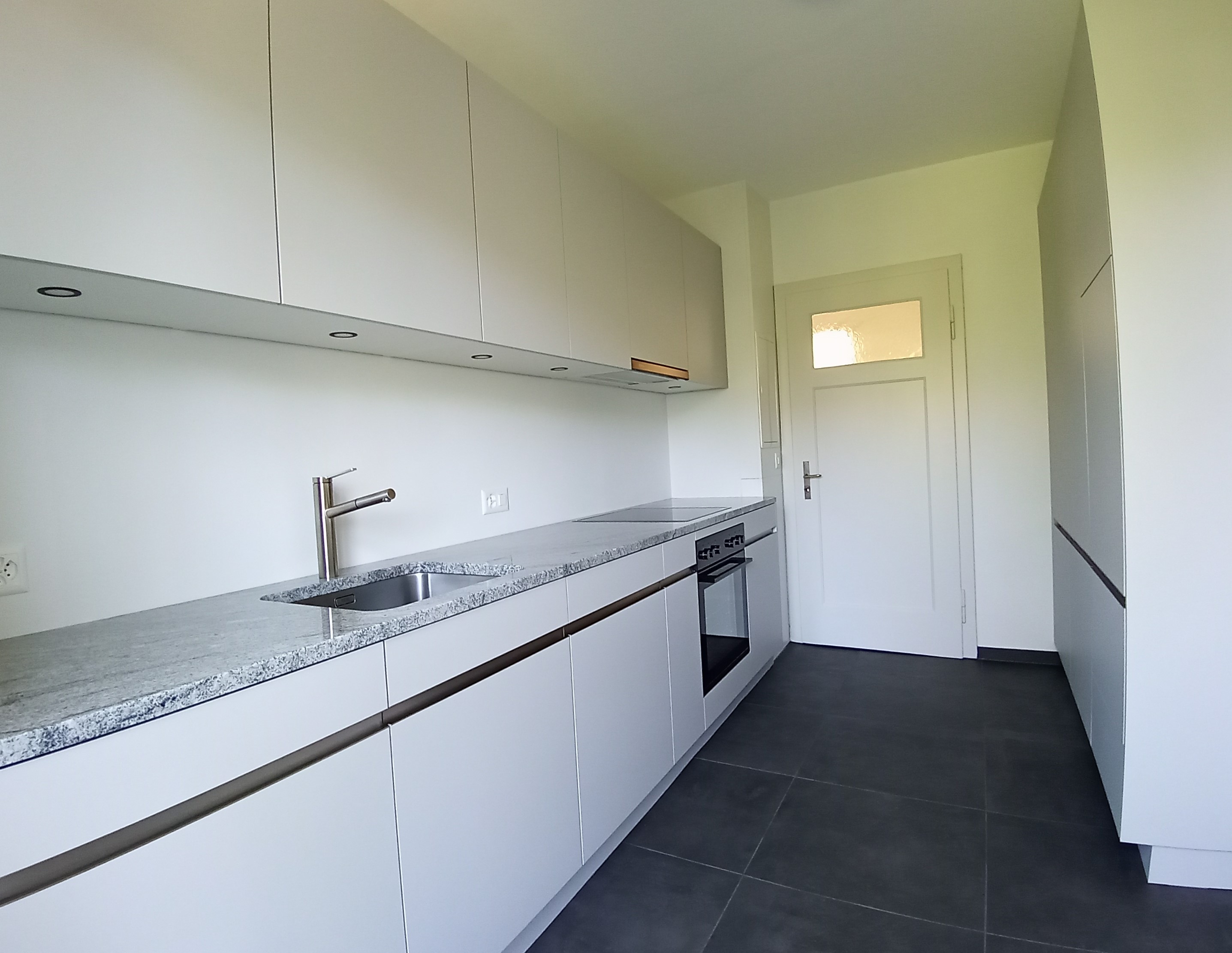 images/fotos/roetiquai34-2.og-rechts/Kuche%203.jpg#joomlaImage://local-images/fotos/roetiquai34-2.og-rechts/Kuche 3.jpg?width=2873&height=2224